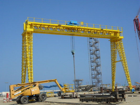 Bock-Bau Crane In Storage Yard des Binder-50T