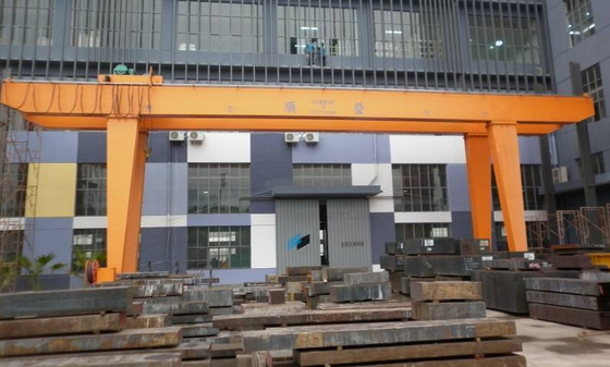 Schwerlast-Doppelbalken-Gantry-Kran 10-75 t Hebekapazität Schneider Motor A5-A8 Arbeitsleistung