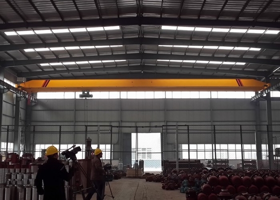 Spanne 7.5-31.5m 20 Ton Bridge Crane Single Beam EOT-Kran 8m/Min Lifting Speed