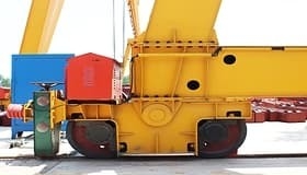 Leistungsstarker elektrischer Doppelträger-Gantry-Kran mit Polyurethan-Puffer