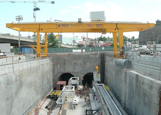 Das Granit-und Marmorsteinanheben benutzen doppelten Träger-Bock Crane Heavy Duty