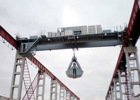 Doppelt-Träger-Laufkräne der Sicherheits-großen Spannen-800T für Lager
