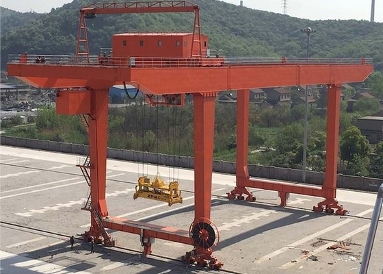 Materialtransport-Kran des RMG-Gummireifen-Schienenbehälter-Portalkran-40T