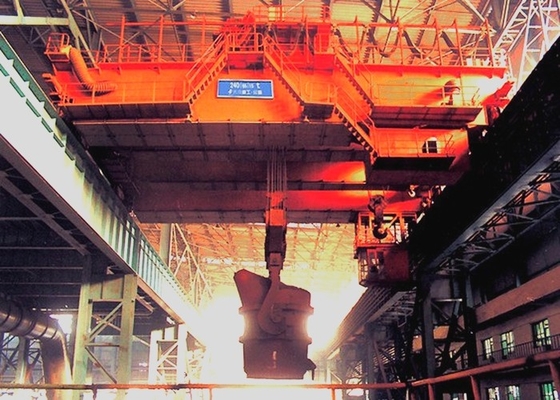 QDY-Metallurgie-Stahlwerk Laufkran Haken-den Schöpflöffel des Doppelt-320t, der Kran behandelt