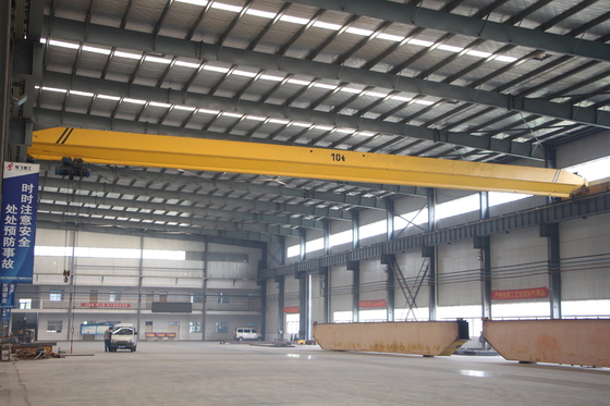 1 Ton To 10 Ton Wireless Radio Remote Control obenliegender Crane Single Beam Bridge Crane